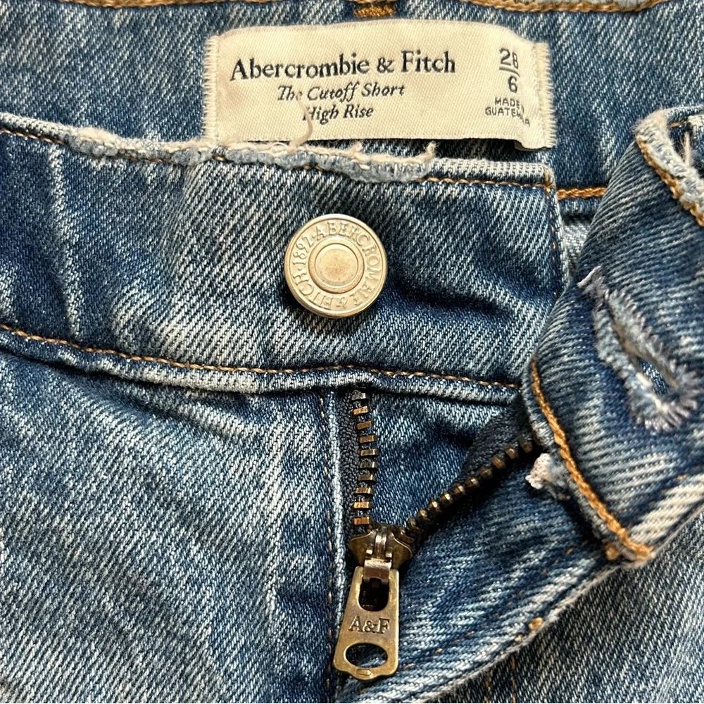 Abercrombie & Fitch
The Cutoff Short
High Rise - Picture 8 of 8
